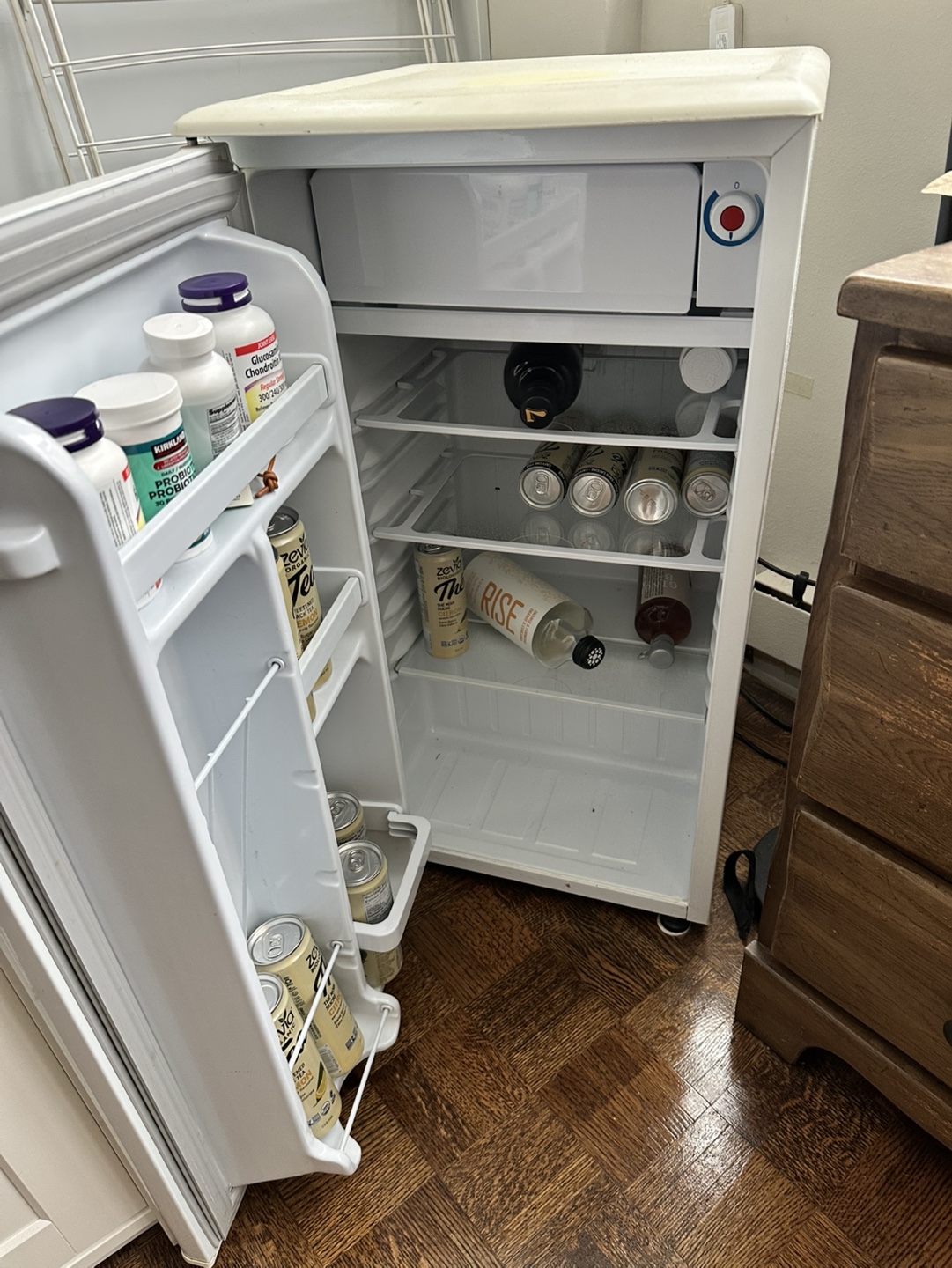 Danby Compact Refrigerator - photo 3