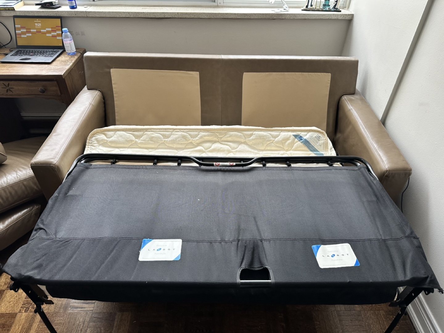 La-Z-Boy Leather Sofa Bed - photo 3