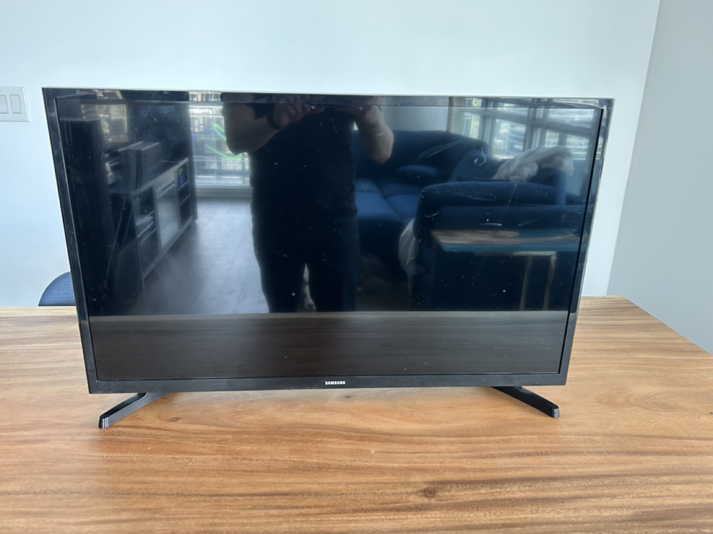 Samsung 32-inch Smart TV - photo 2