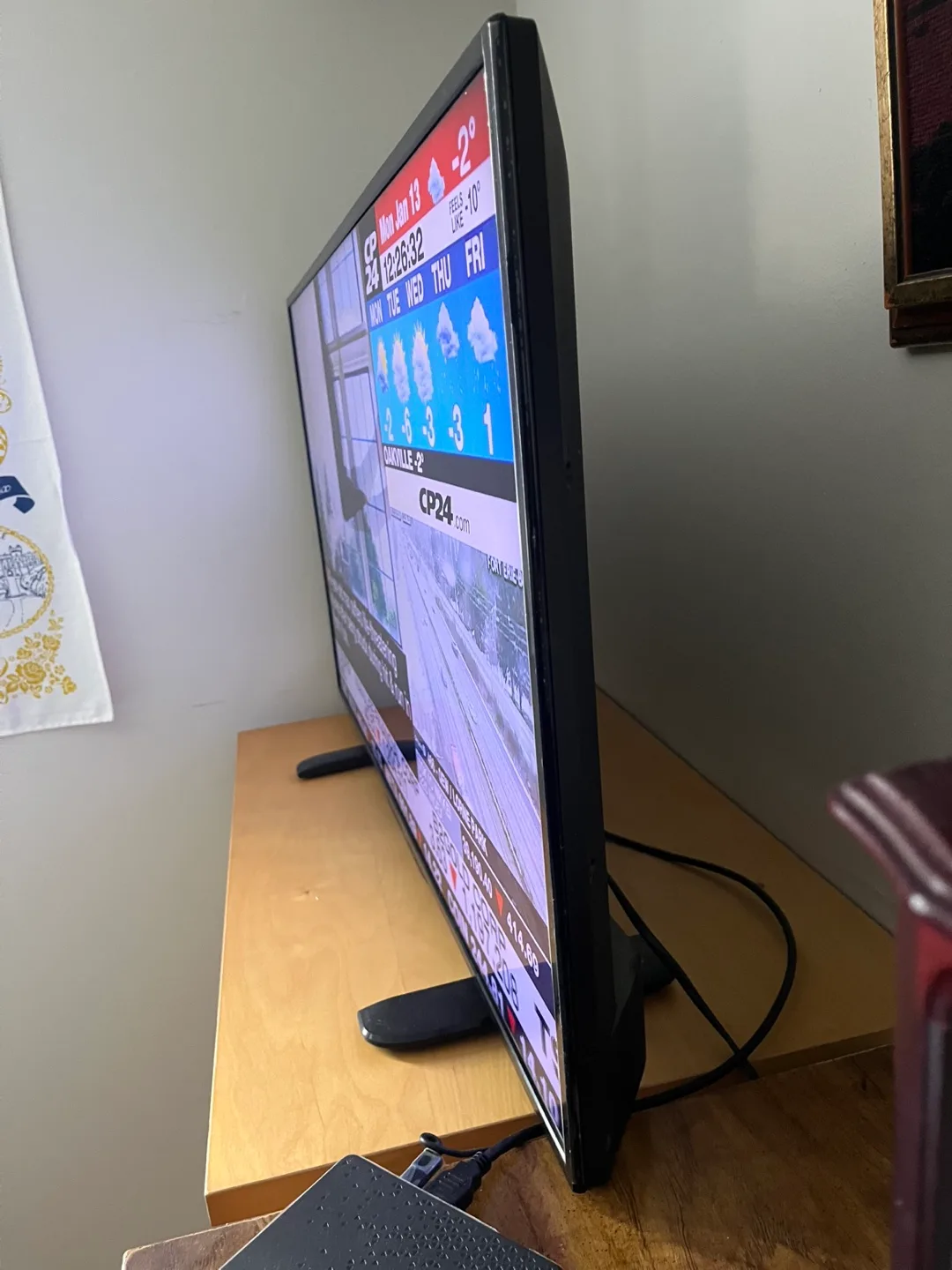 Insignia 40” TV image indicator(3)