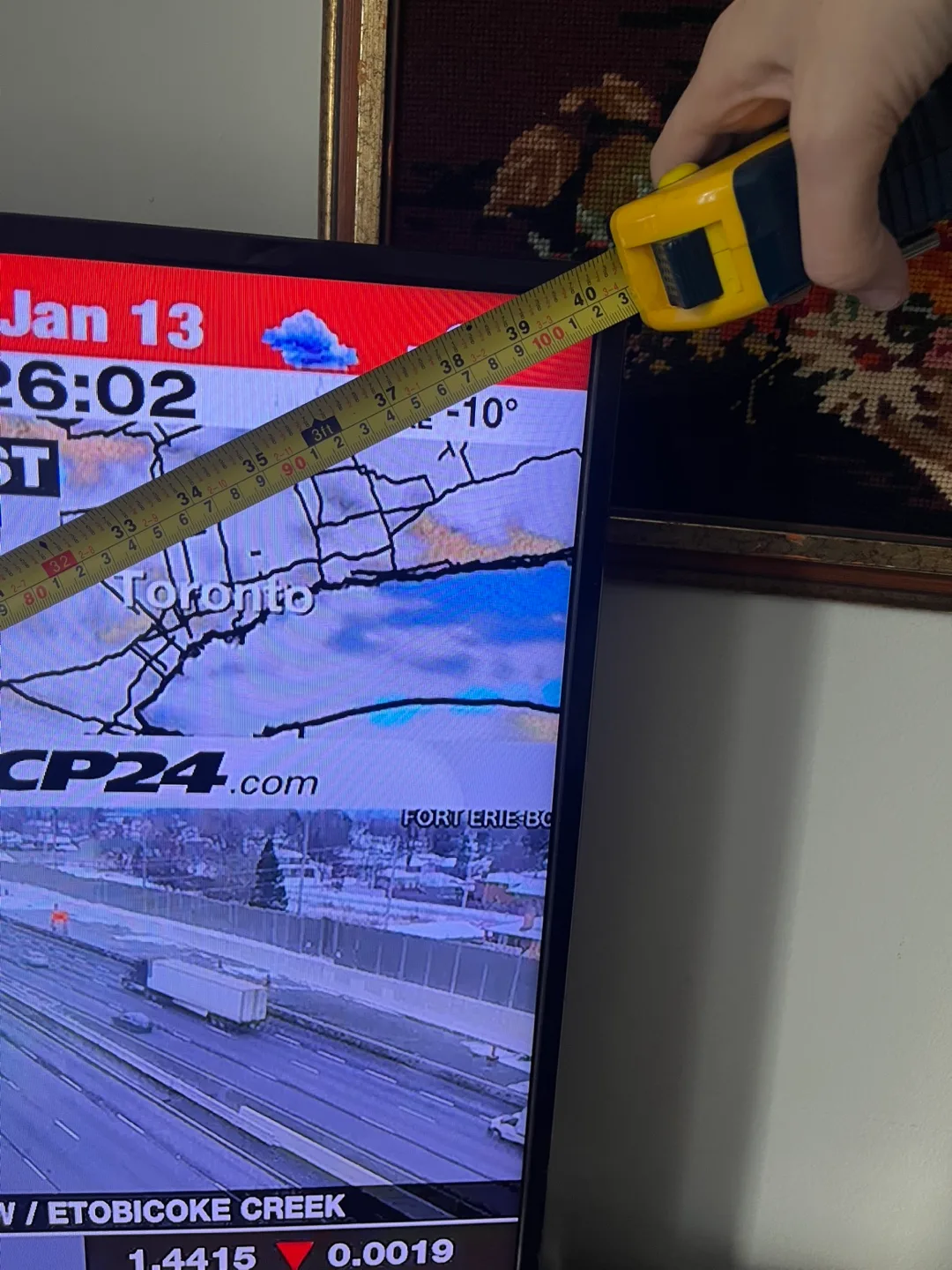 Insignia 40” TV image indicator(5)