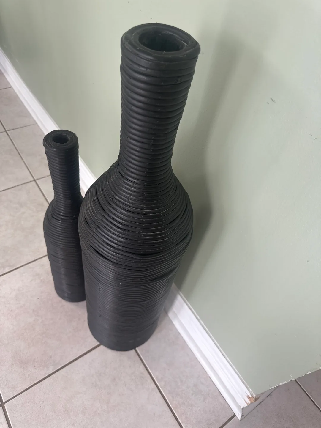 Set of 2 Black Decorative Vases image indicator(2)