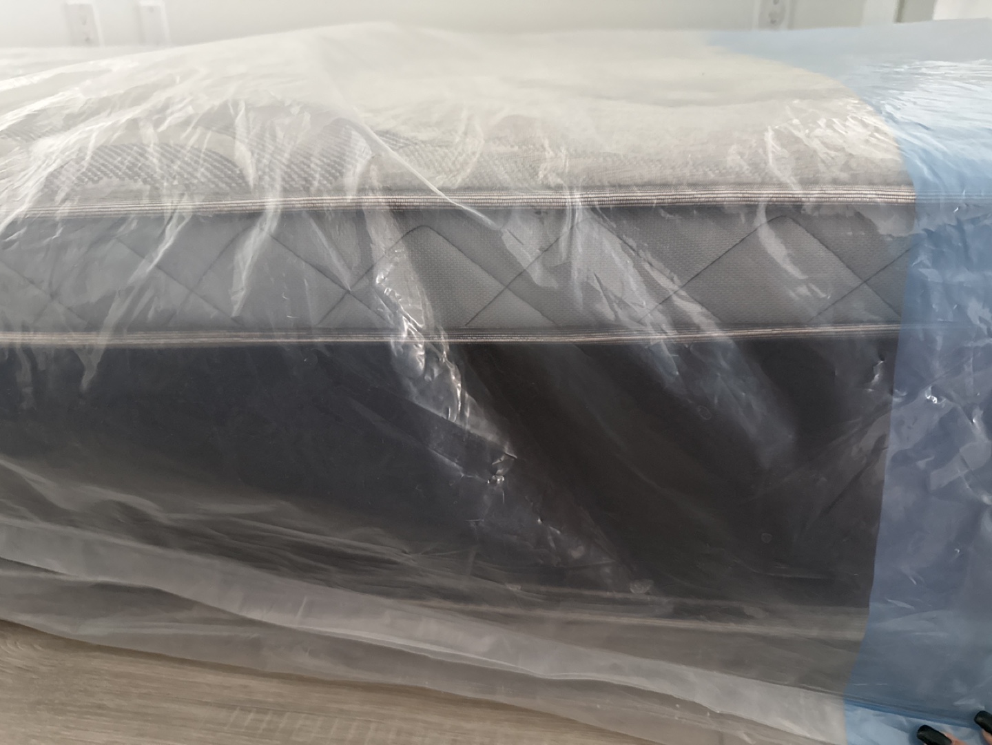 New Mattress - Queen - photo 3