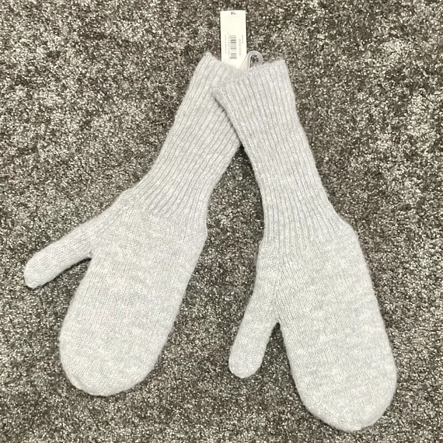 Joe Fresh Brand New Mittens image indicator(2)