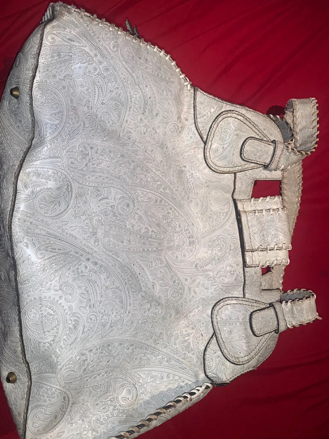 White and silver vintage guess bag image indicator(4)
