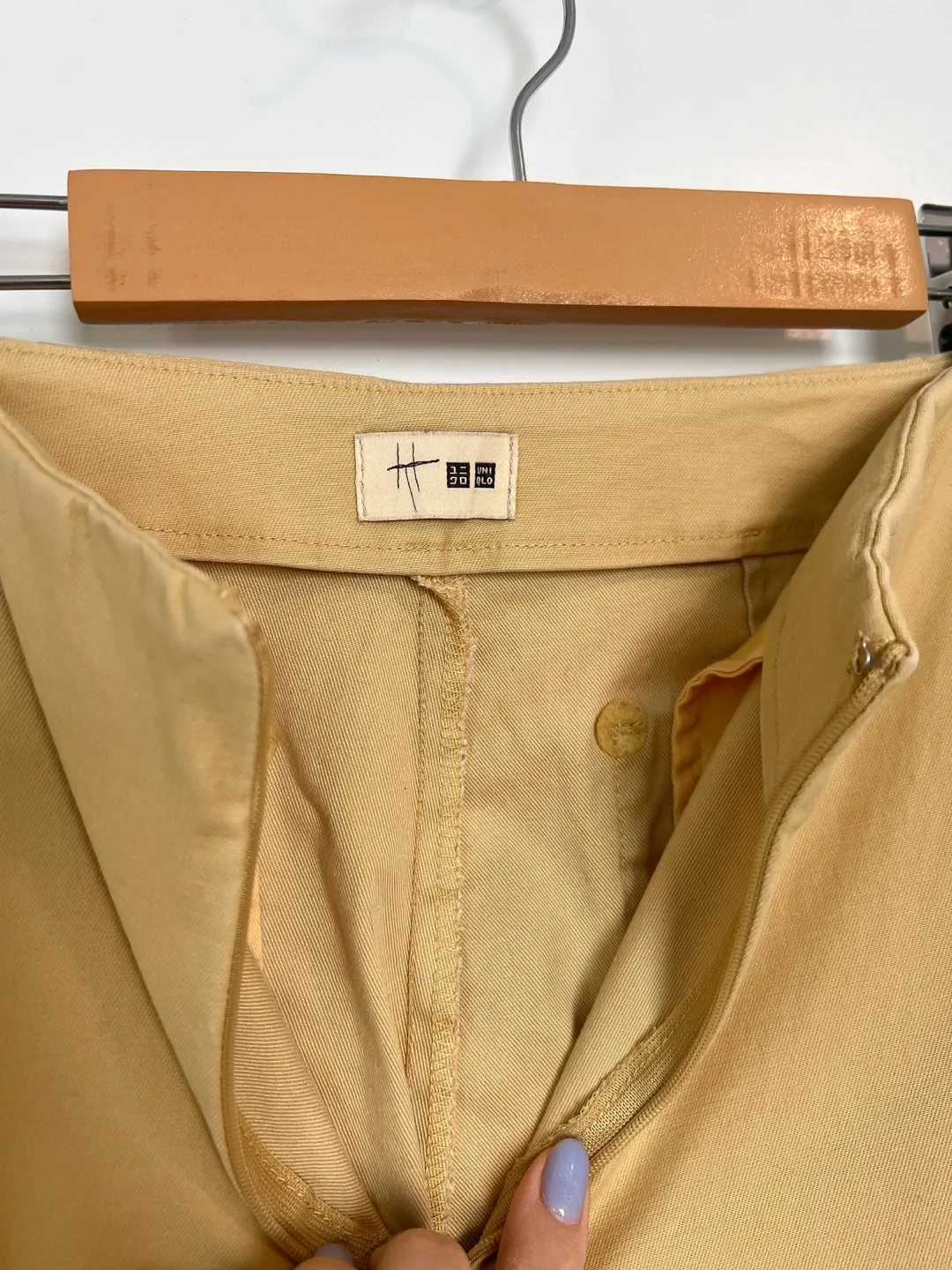 Uniqlo Beige / Mustard Yellow High-Waisted pants image indicator(4)