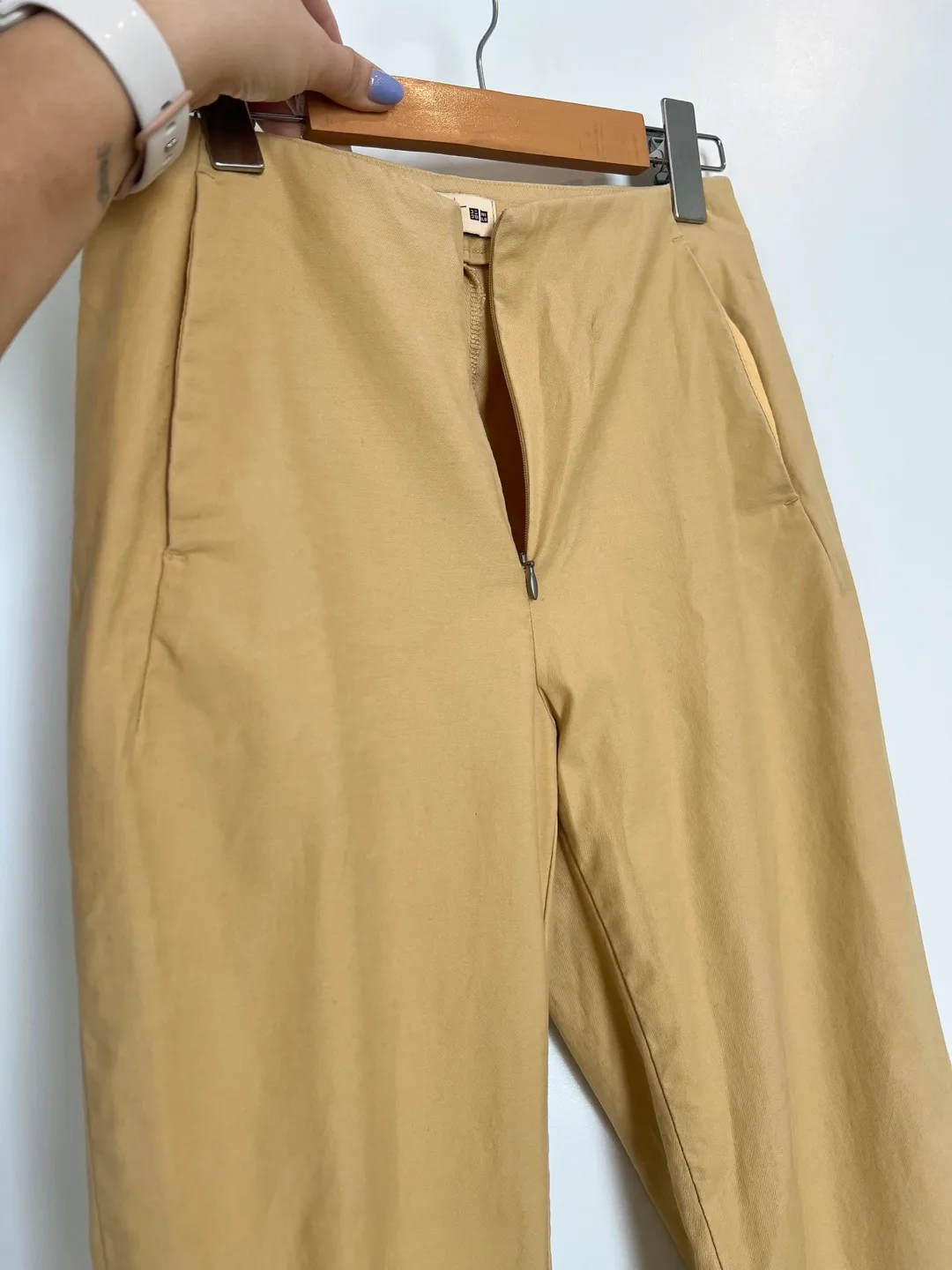Uniqlo Beige / Mustard Yellow High-Waisted pants image indicator(8)