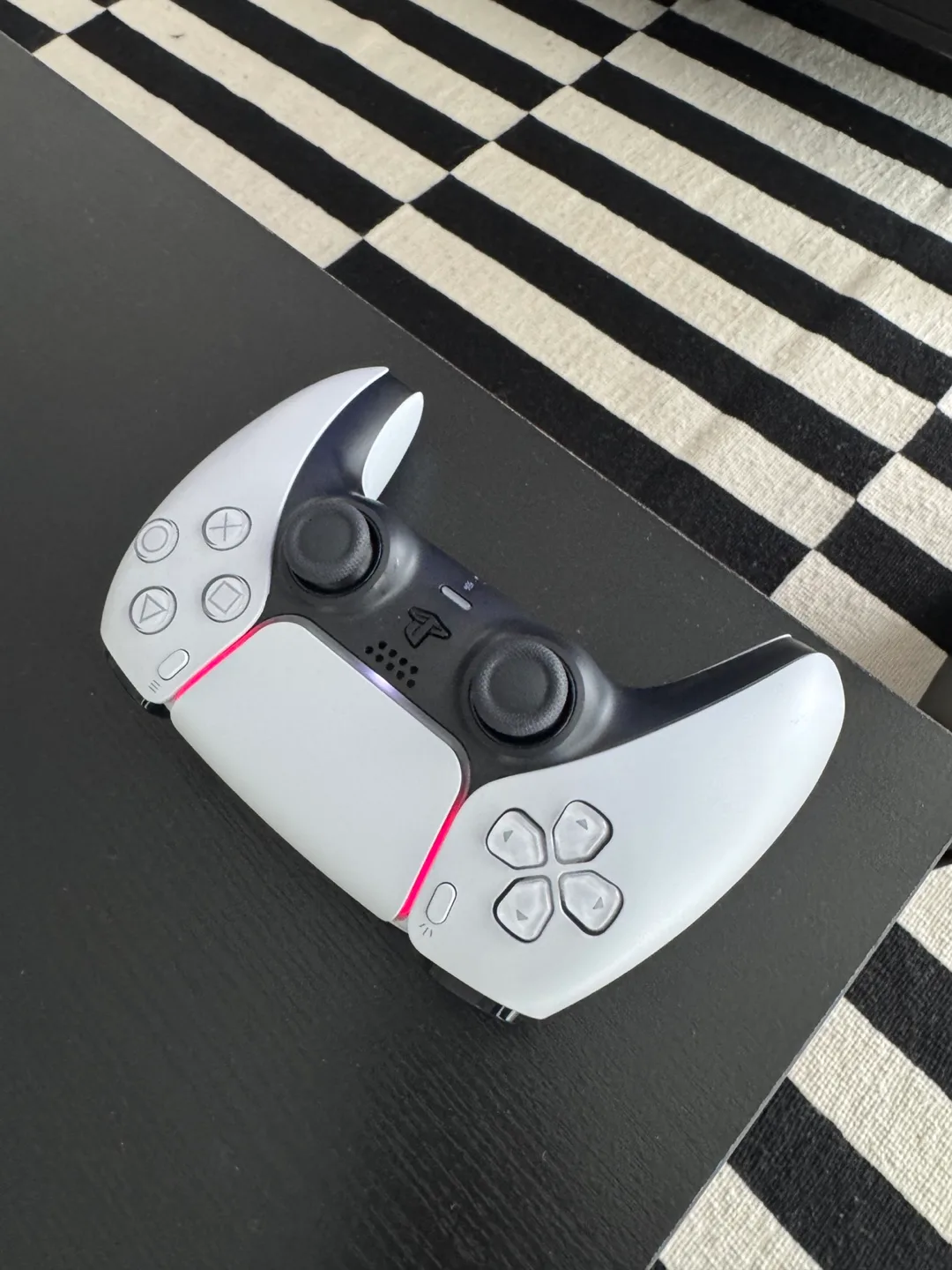 PS5 Console and Controller Bundle image indicator(3)