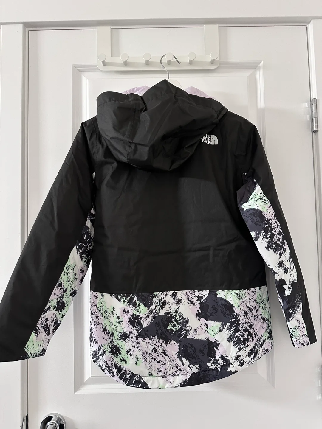The North Face Girls' Ski Jacket Size 14/16 image indicator(4)