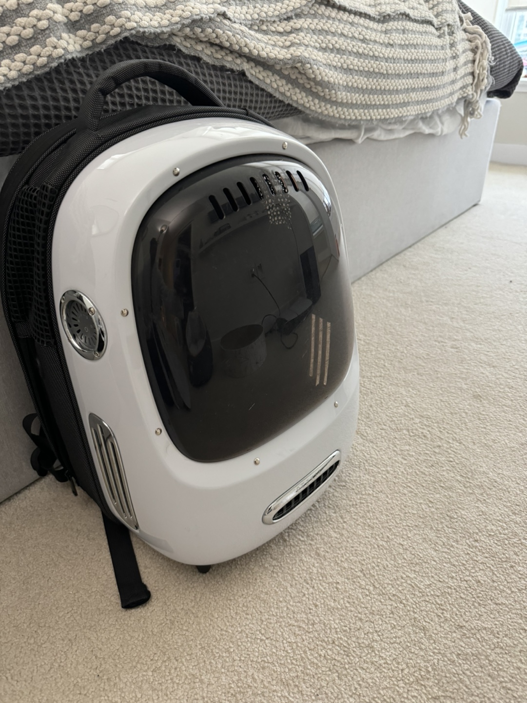 Pet Carrier Backpack - Bubble Backpack for Cats and Small Dogs - photo 2