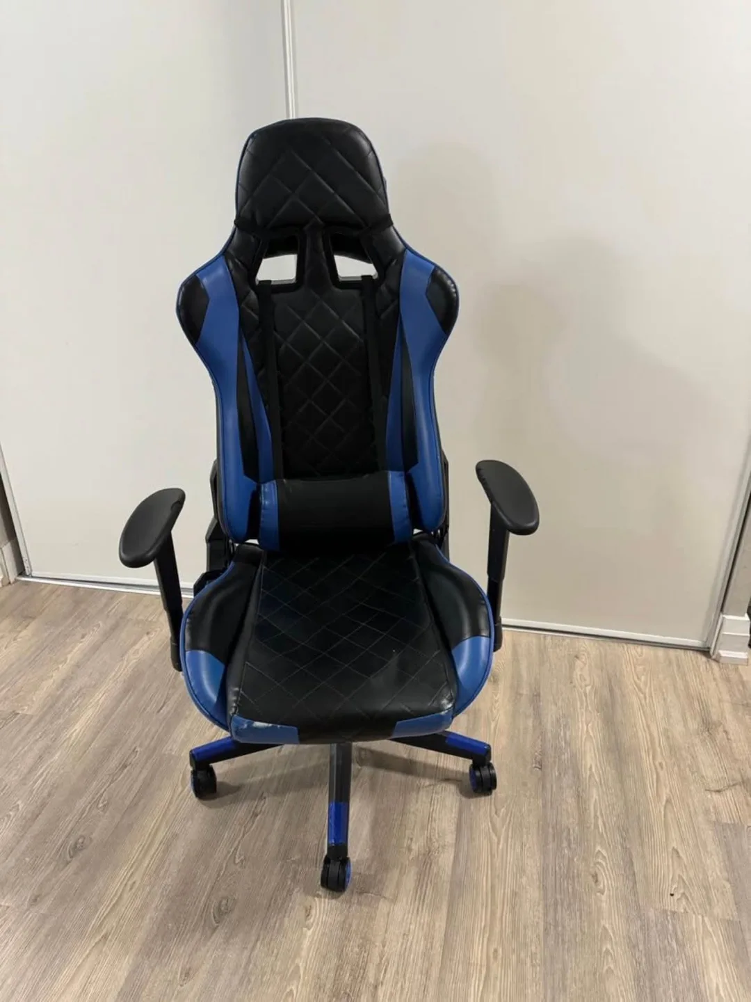 Gaming Chair - Blue and Black PU Leather image indicator(4)