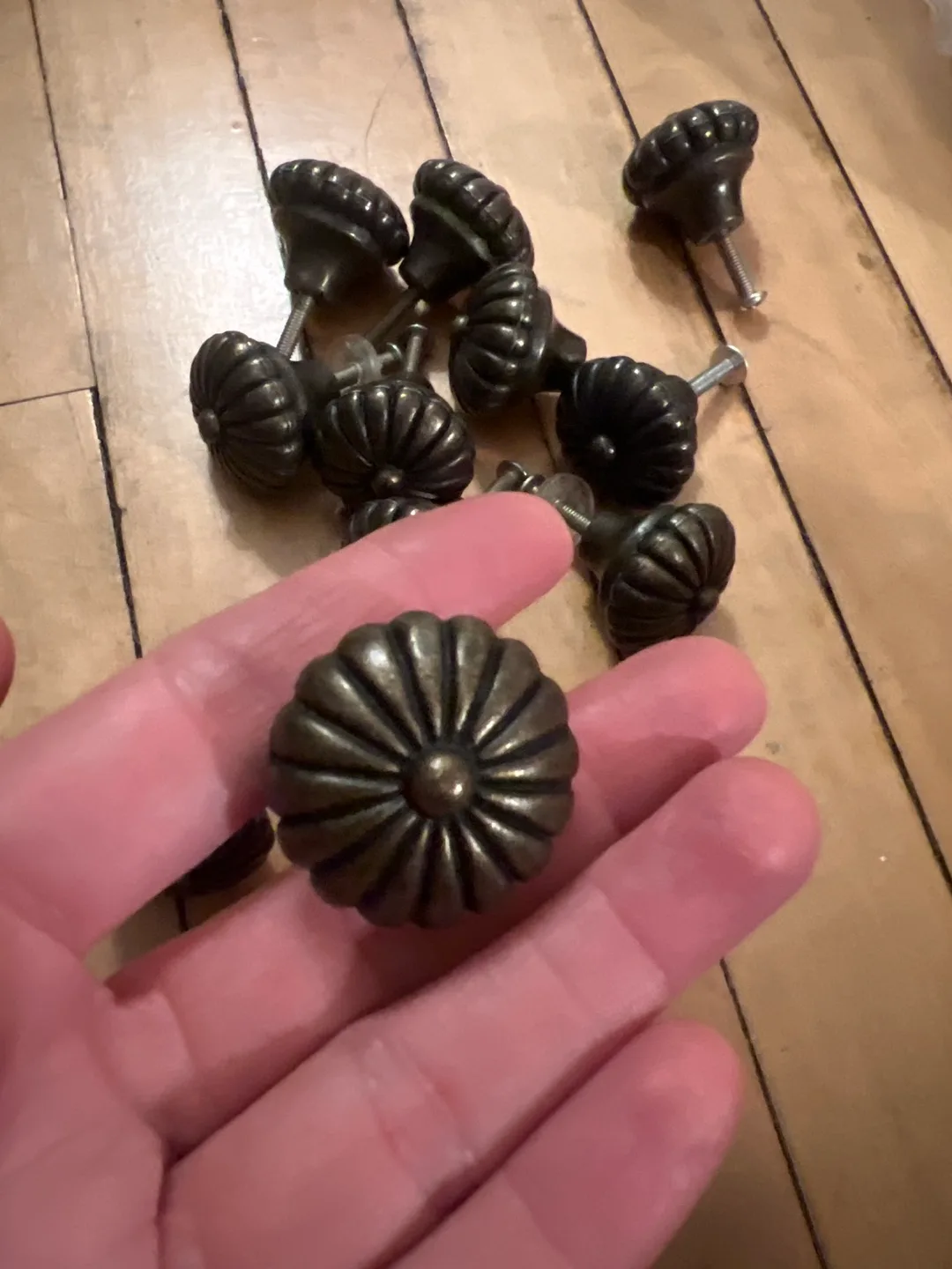 10 Antique Brass Drawer Pulls/Knobs thumbnail