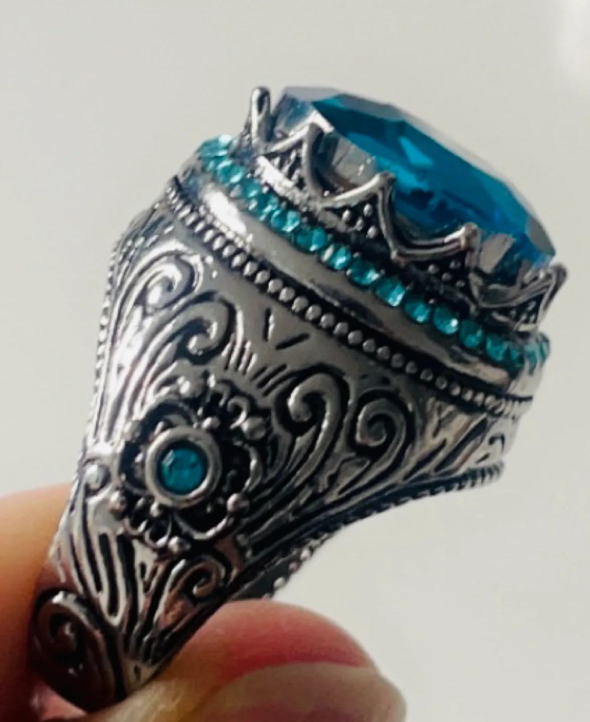 Elegant Men's Statement Ring with Blue Gemstone and Silver Band image indicator(3)