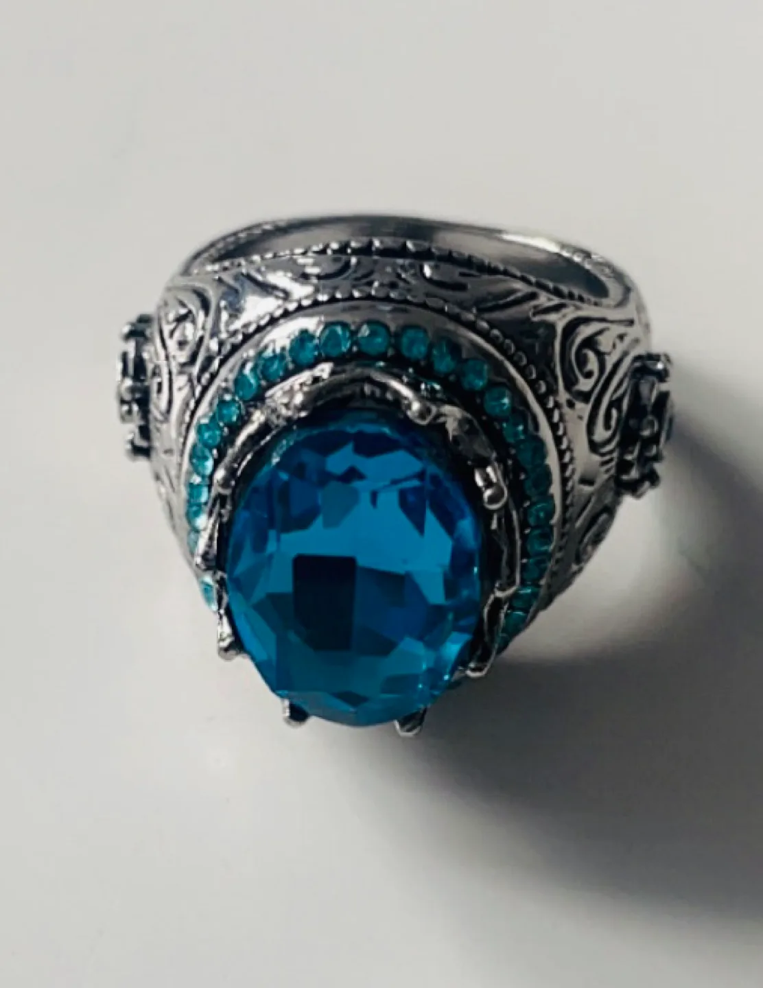 Elegant Men's Statement Ring with Blue Gemstone and Silver Band image indicator(4)