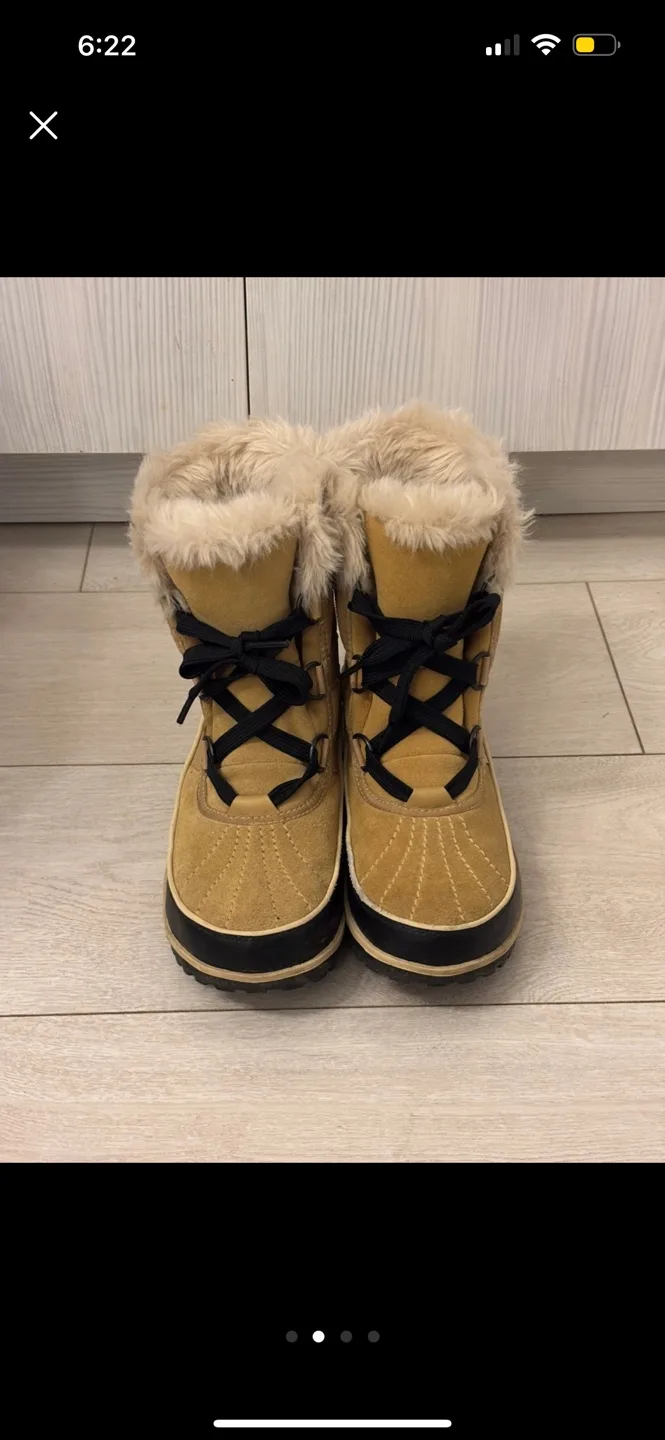 Sorel Women's Winter Boots Size 8.5 image indicator(2)