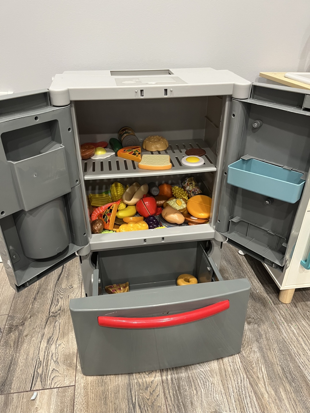 Little Tikes Play Fridge, Canadian Tire Kitchen + Play Food - photo 3