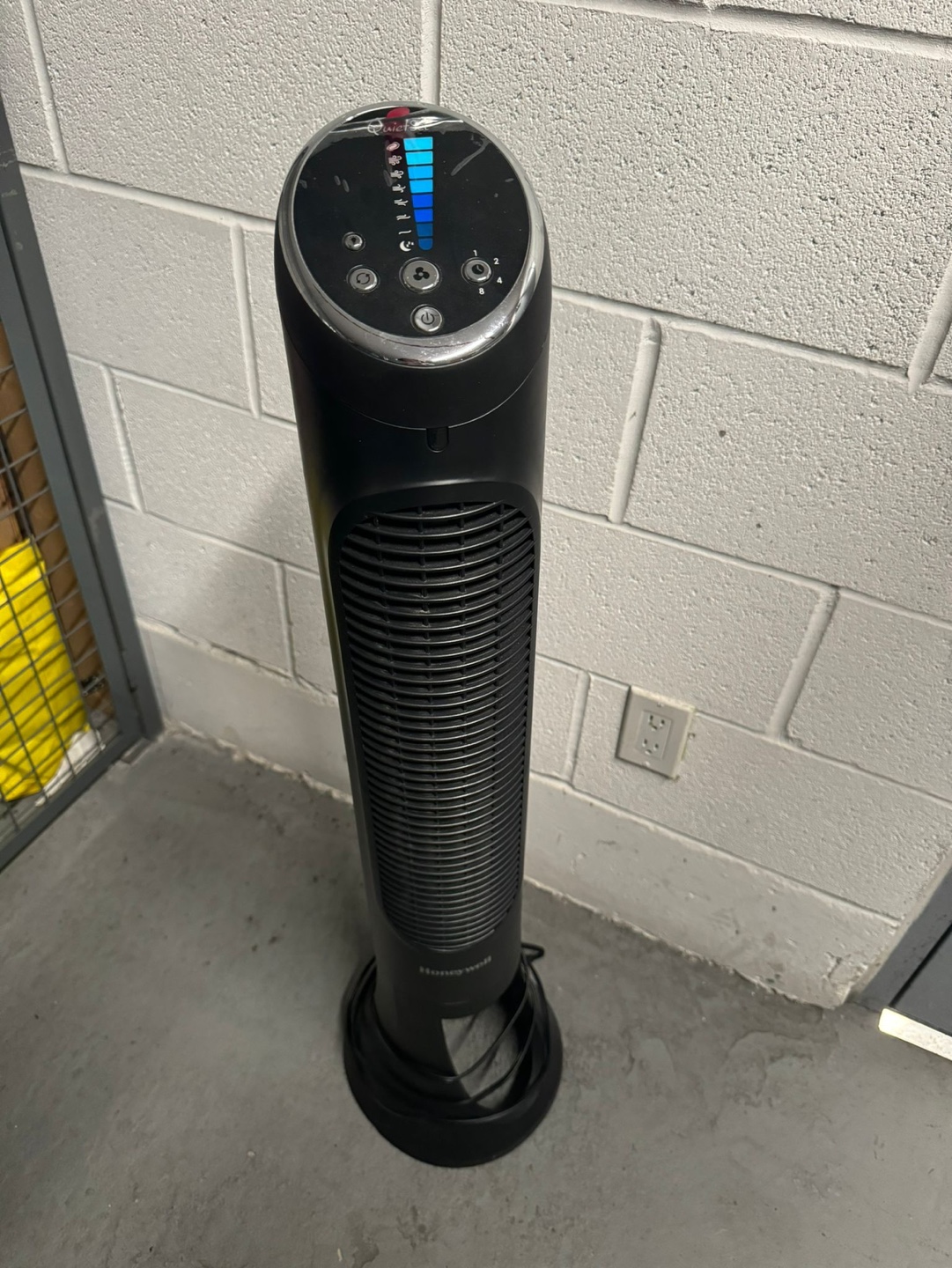 Honeywell QuietSet 8 speed Tower Cooling Fan - photo 2