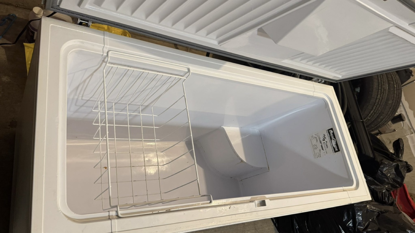 White Chest Freezer - photo 3