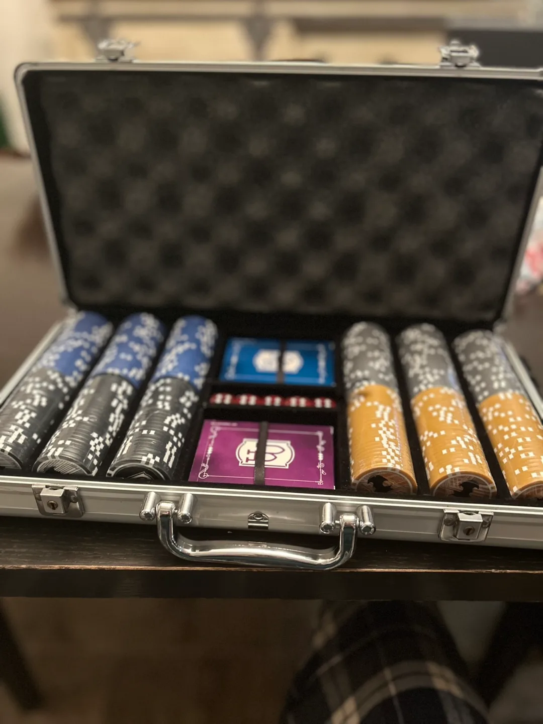 Arkham Asylum Poker Set - New in Box image indicator(3)