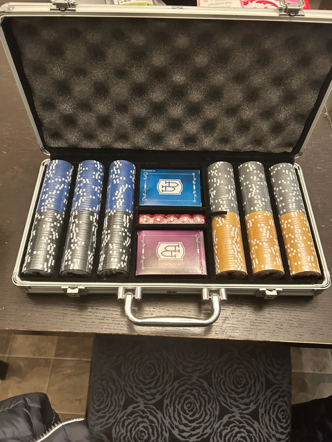 Arkham Asylum Poker Set - New in Box image indicator(5)