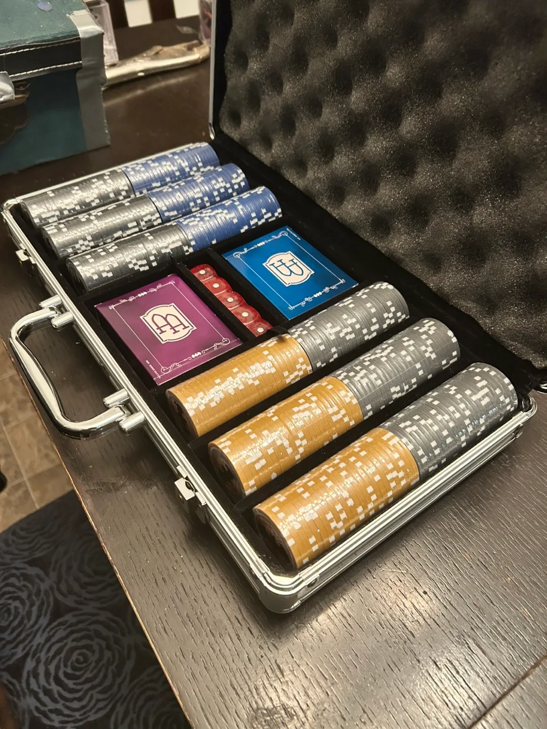 Arkham Asylum Poker Set - New in Box image indicator(4)