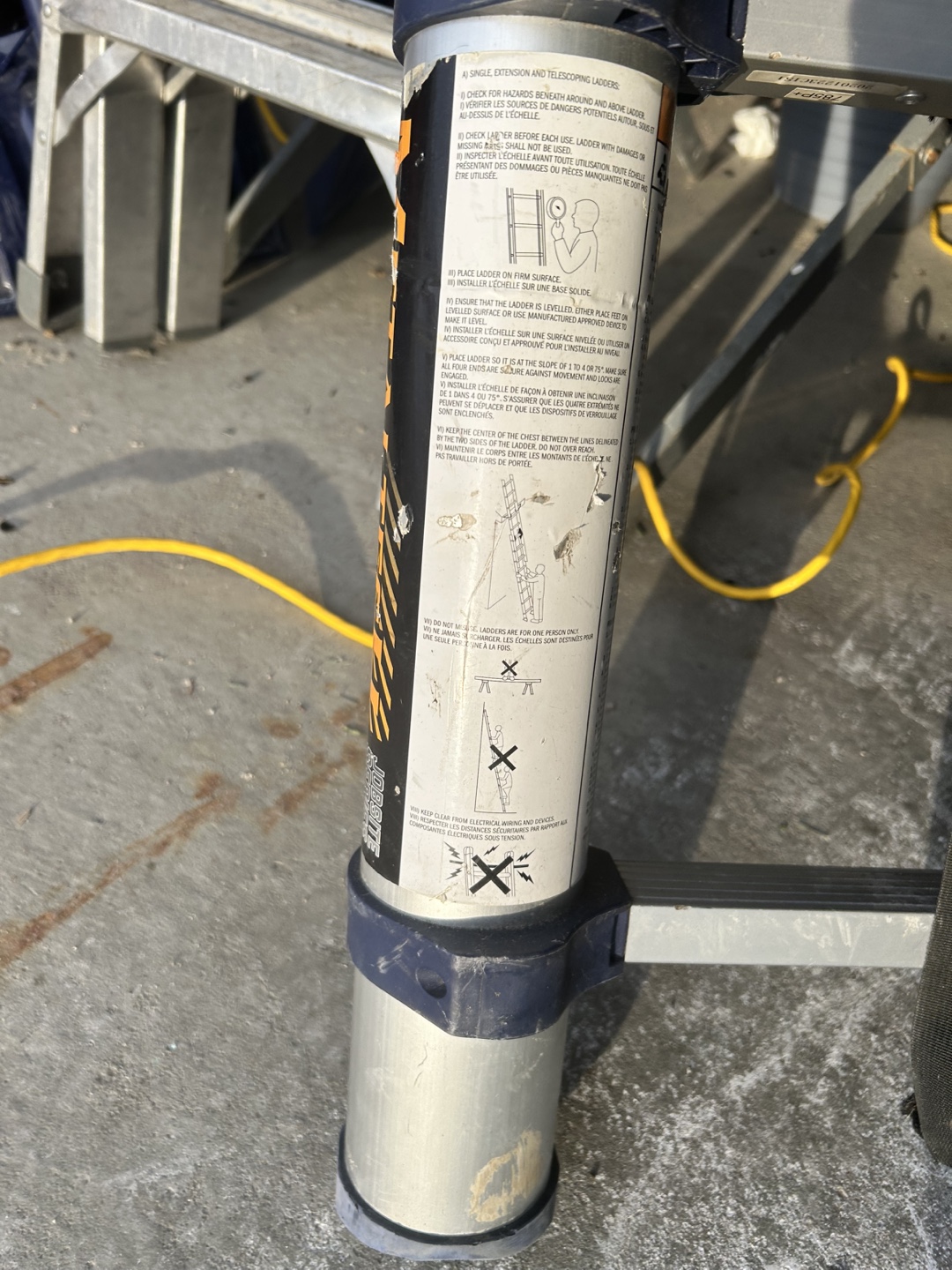 Metaltech Jobsite Series 15.5 ft Telescopic Ladder - photo 5