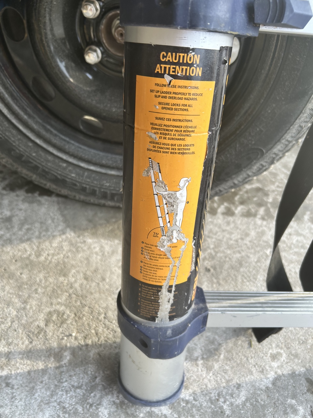 Metaltech Jobsite Series 15.5 ft Telescopic Ladder - photo 3