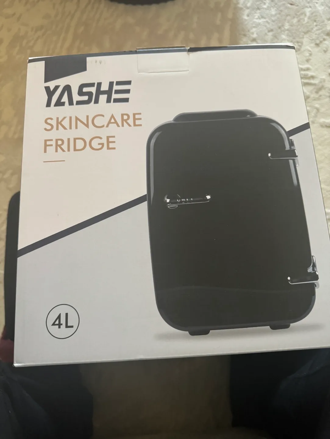 YASHE 4L Skincare Fridge thumbnail