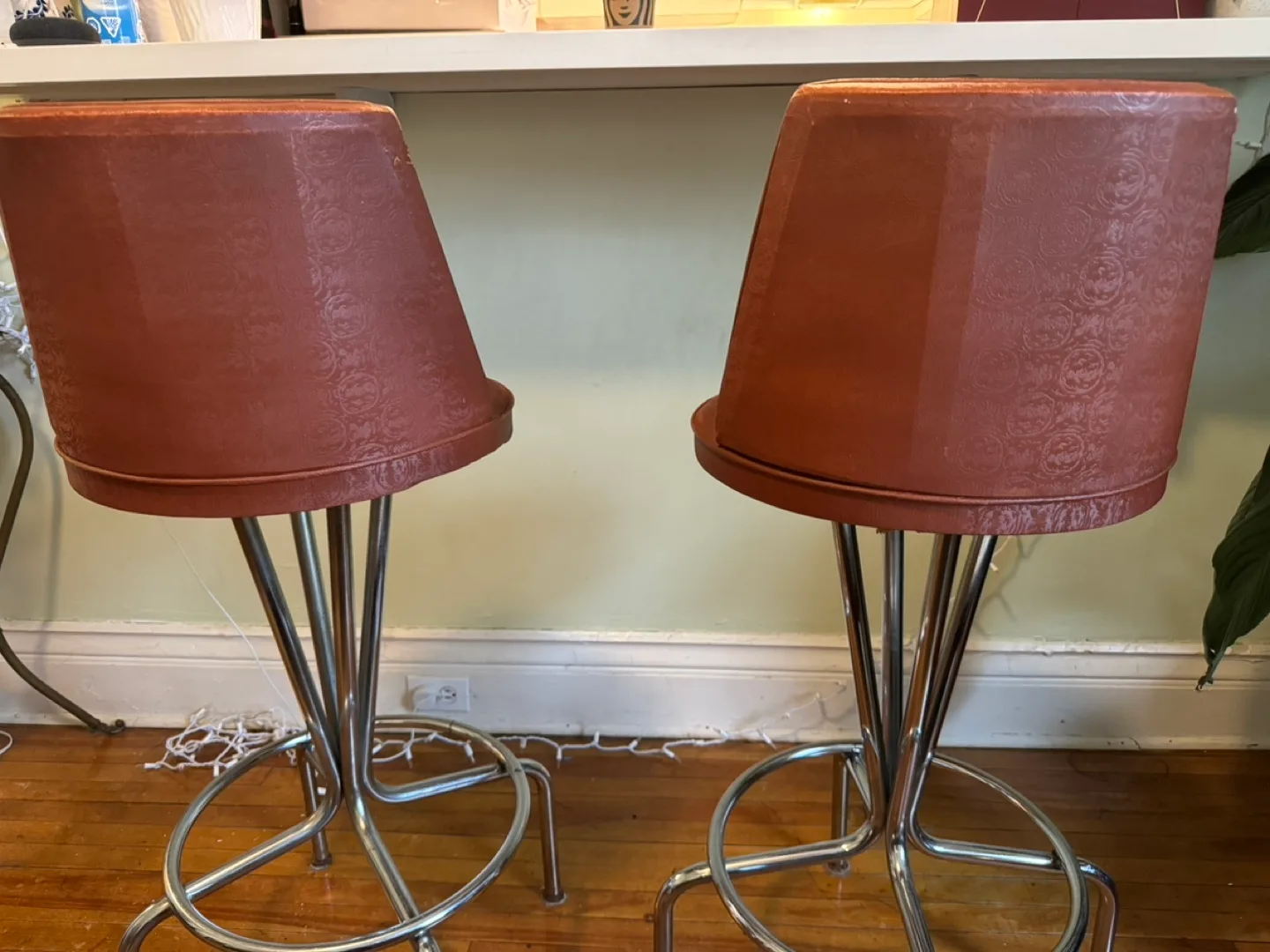 bar stools image indicator(2)