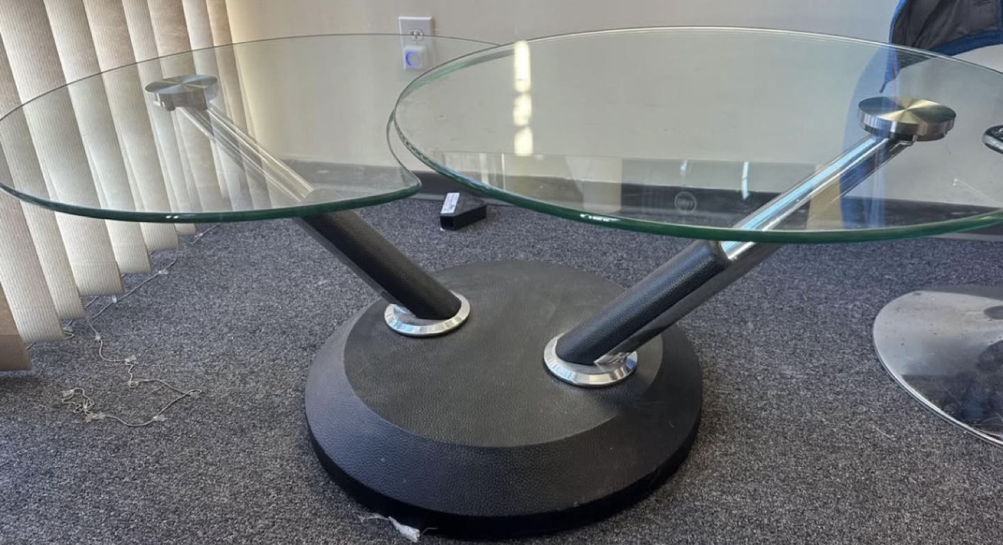 Glass coffee table opens to two tops - photo 2