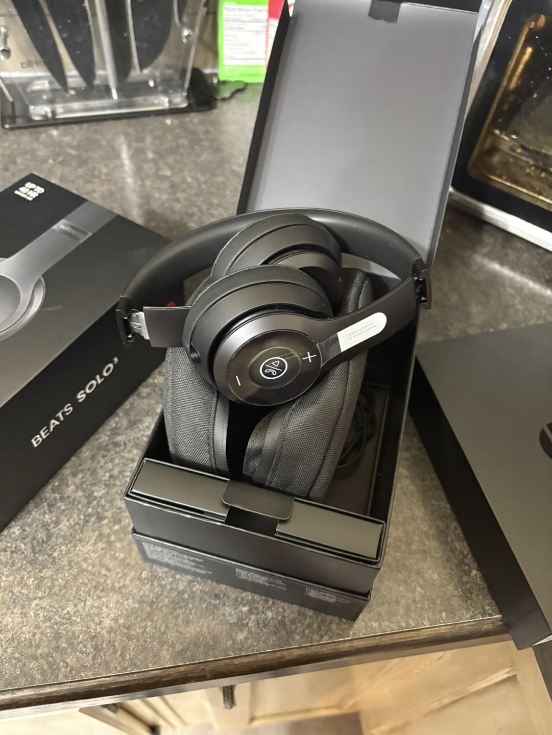 Beats Solo3 Wireless Headphones - Brand New in Box