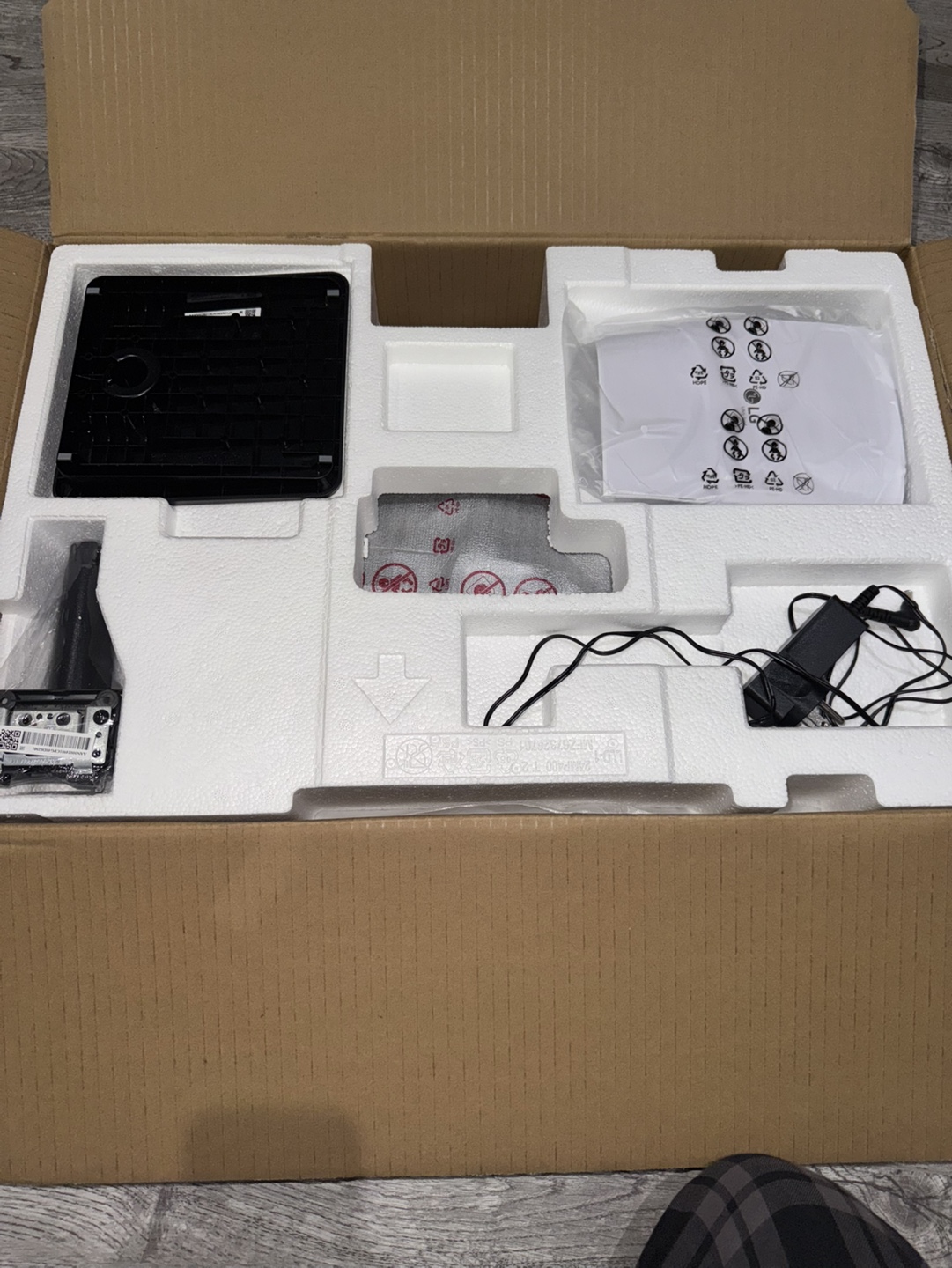 Brand New LG 24MS500 24-inch Monitor - photo 3