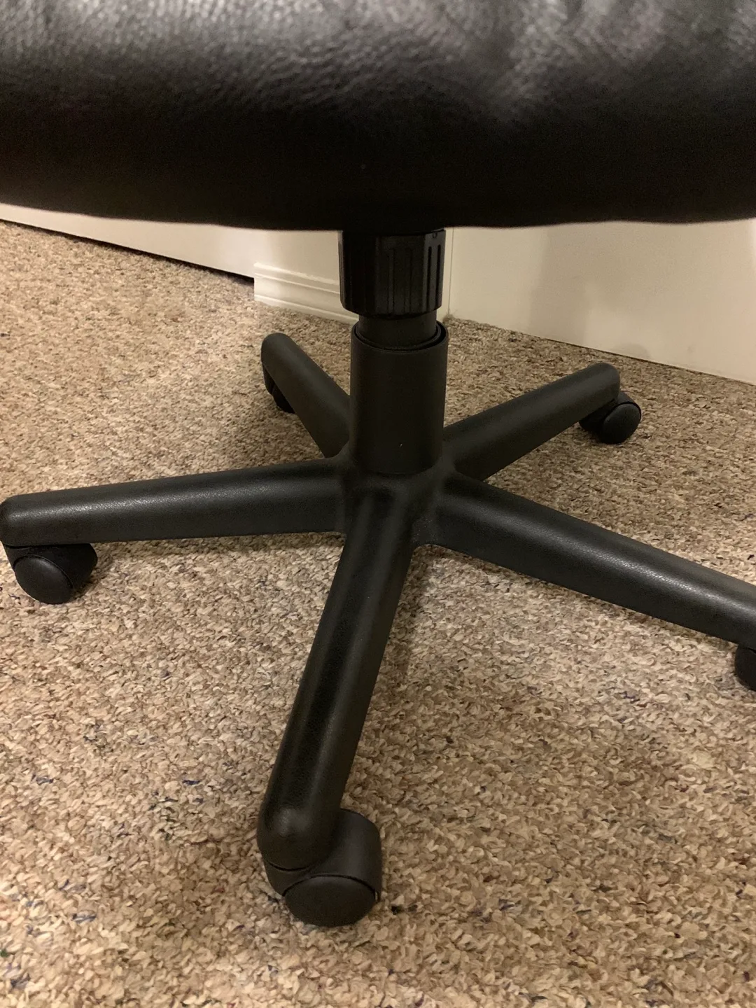 #freecycle - small office chair image indicator(2)