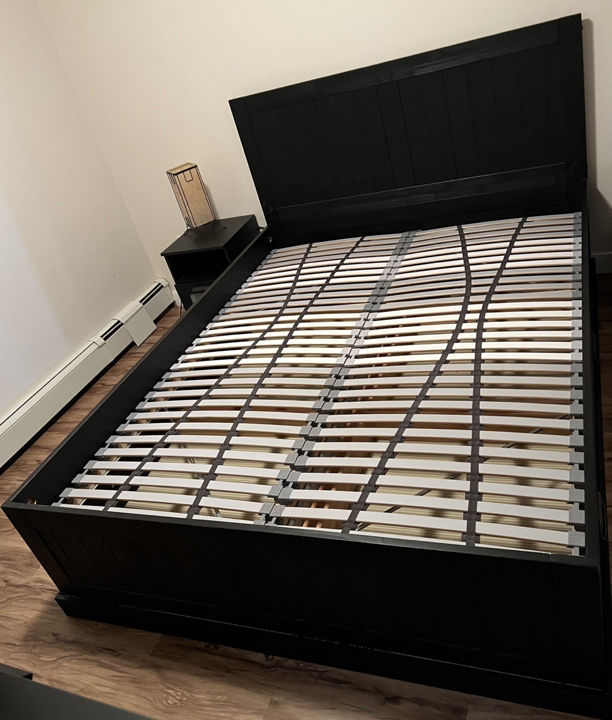 Queen-size platform bed with 4 drawers bedroom suite - photo 3