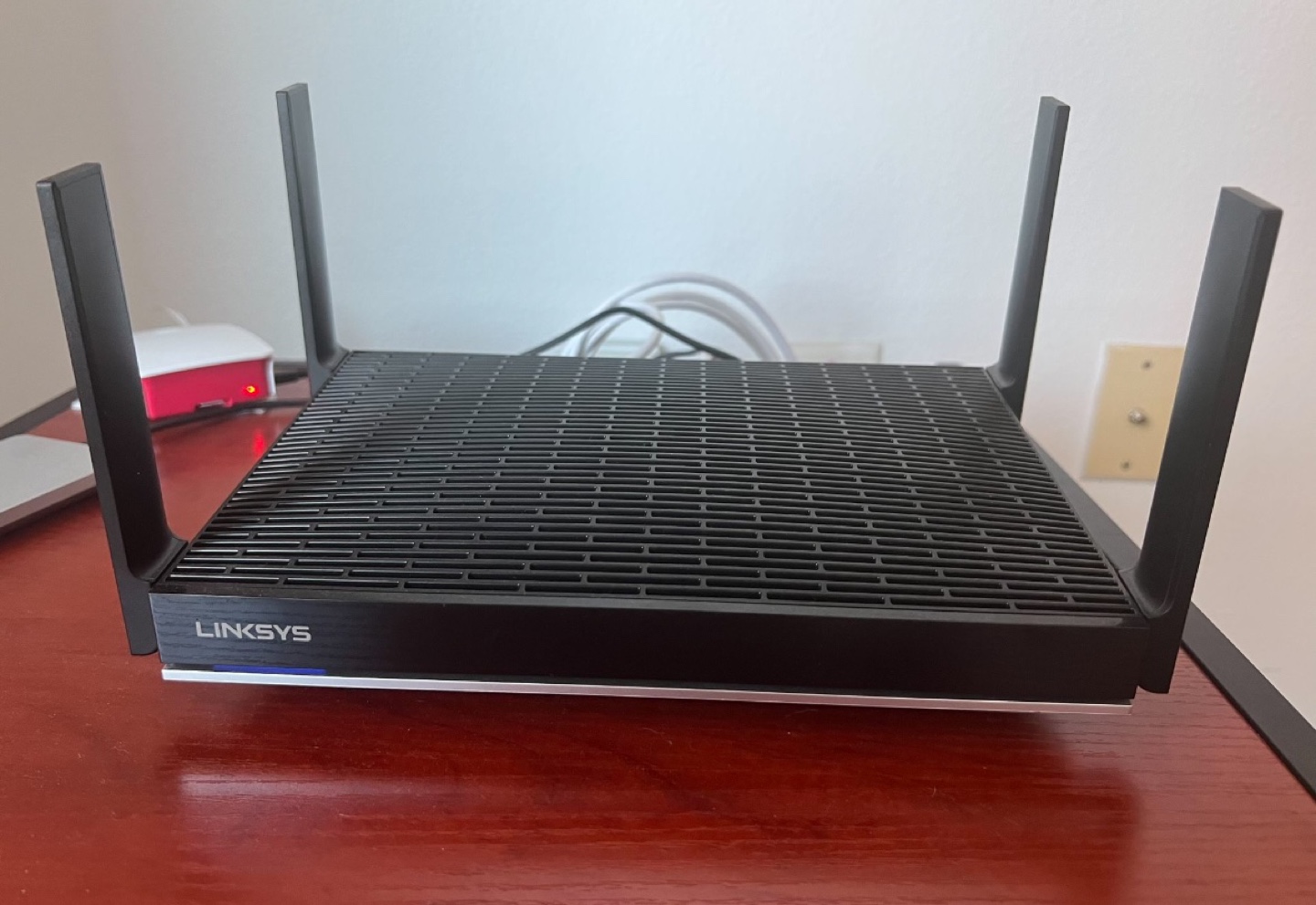 Linksys MR9600 Wi-Fi Router