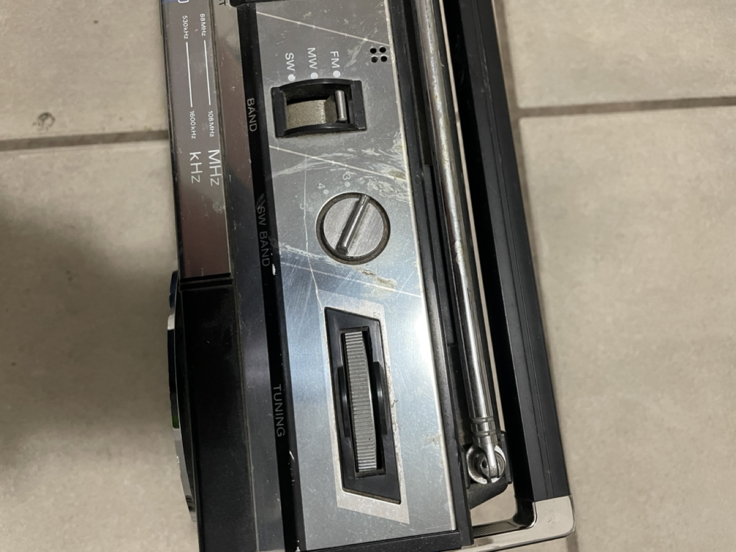 Vintage Sony Boombox - CFS-900S - 7 Band Stereo Cassette-Corder - photo 3