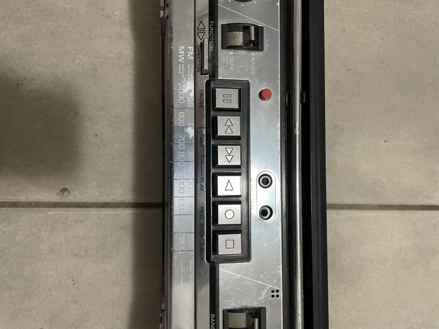Vintage Sony Boombox - CFS-900S - 7 Band Stereo Cassette-Corder - photo 2