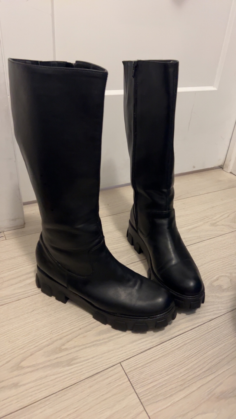 Black Leather Knee-High Boots with Chunky Sole
