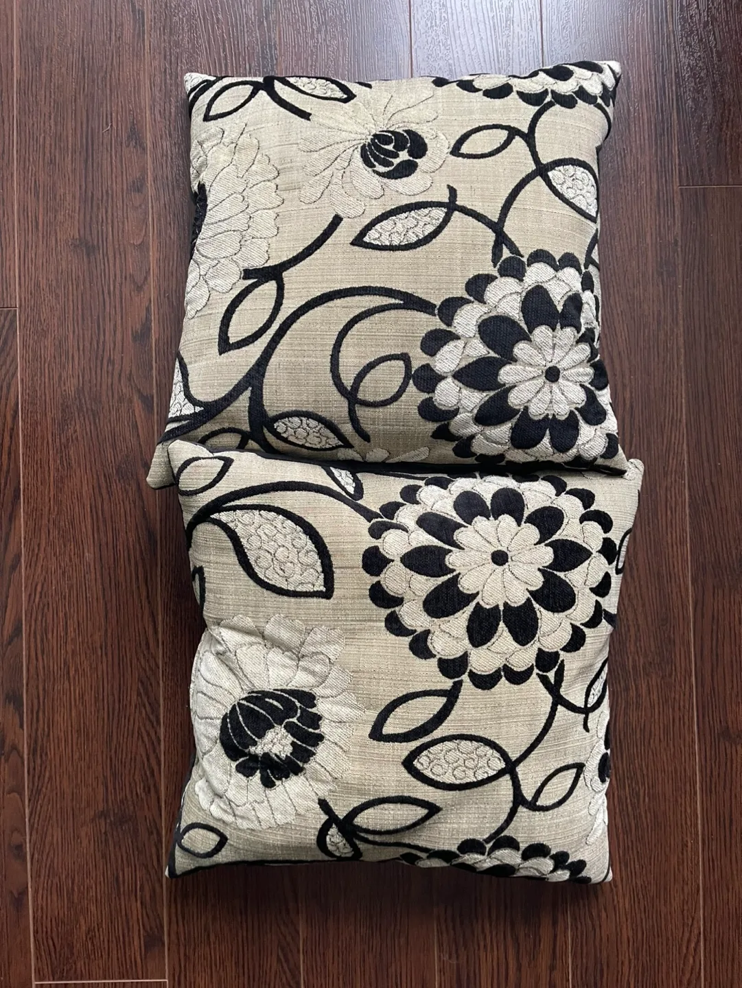 Pair of Decorative Throw Pillows – Black and Beige Floral Design image indicator(2)