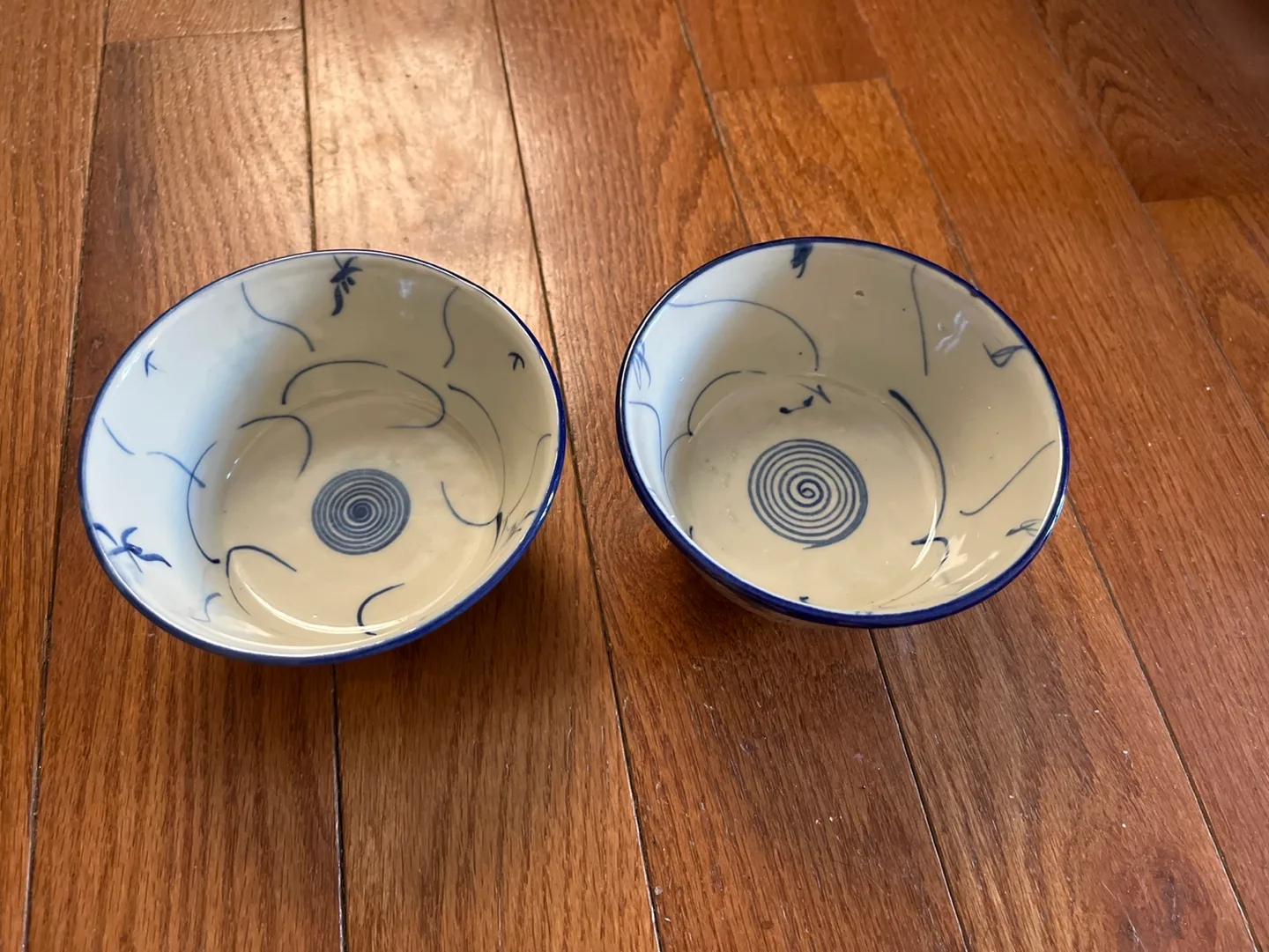 Pair of Blue and White Asian-Style Bowls thumbnail