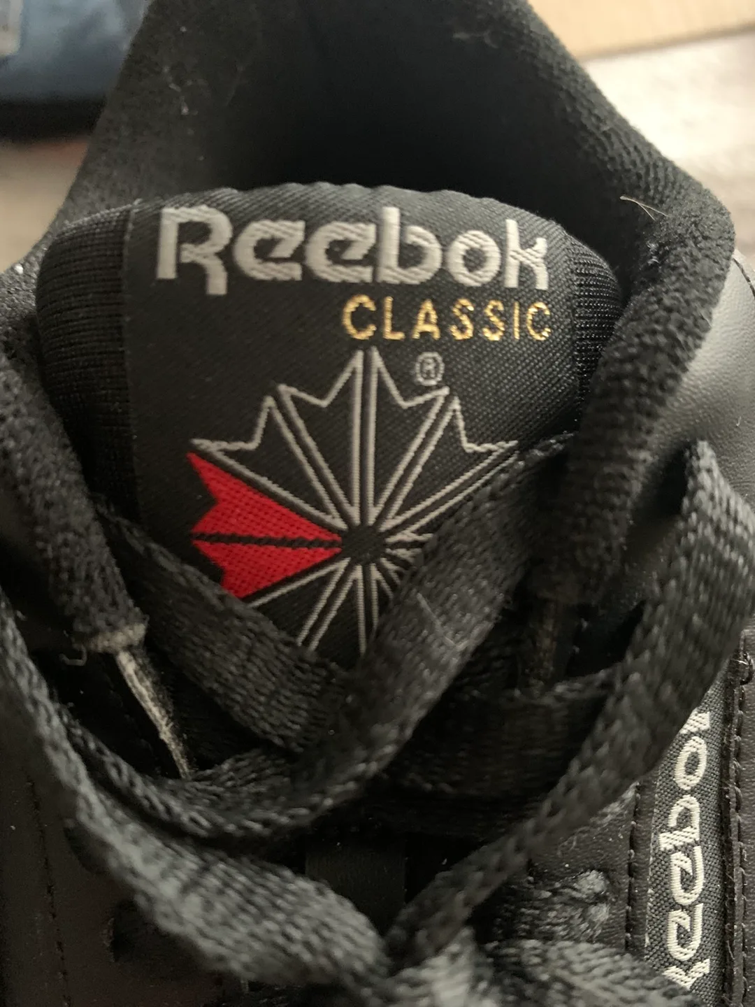 Reebok Classic Black Leather Sneakers image indicator(3)