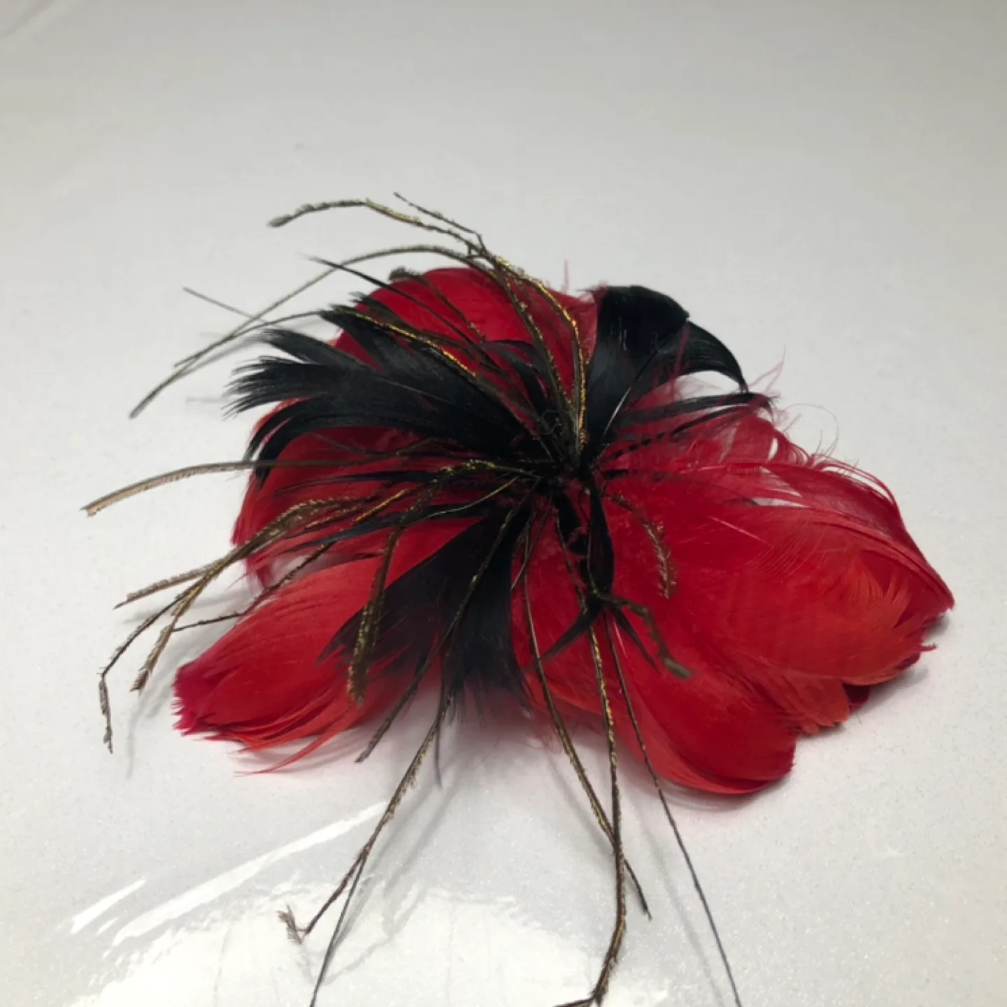 Red and Black Feather Hair Clip image indicator(4)