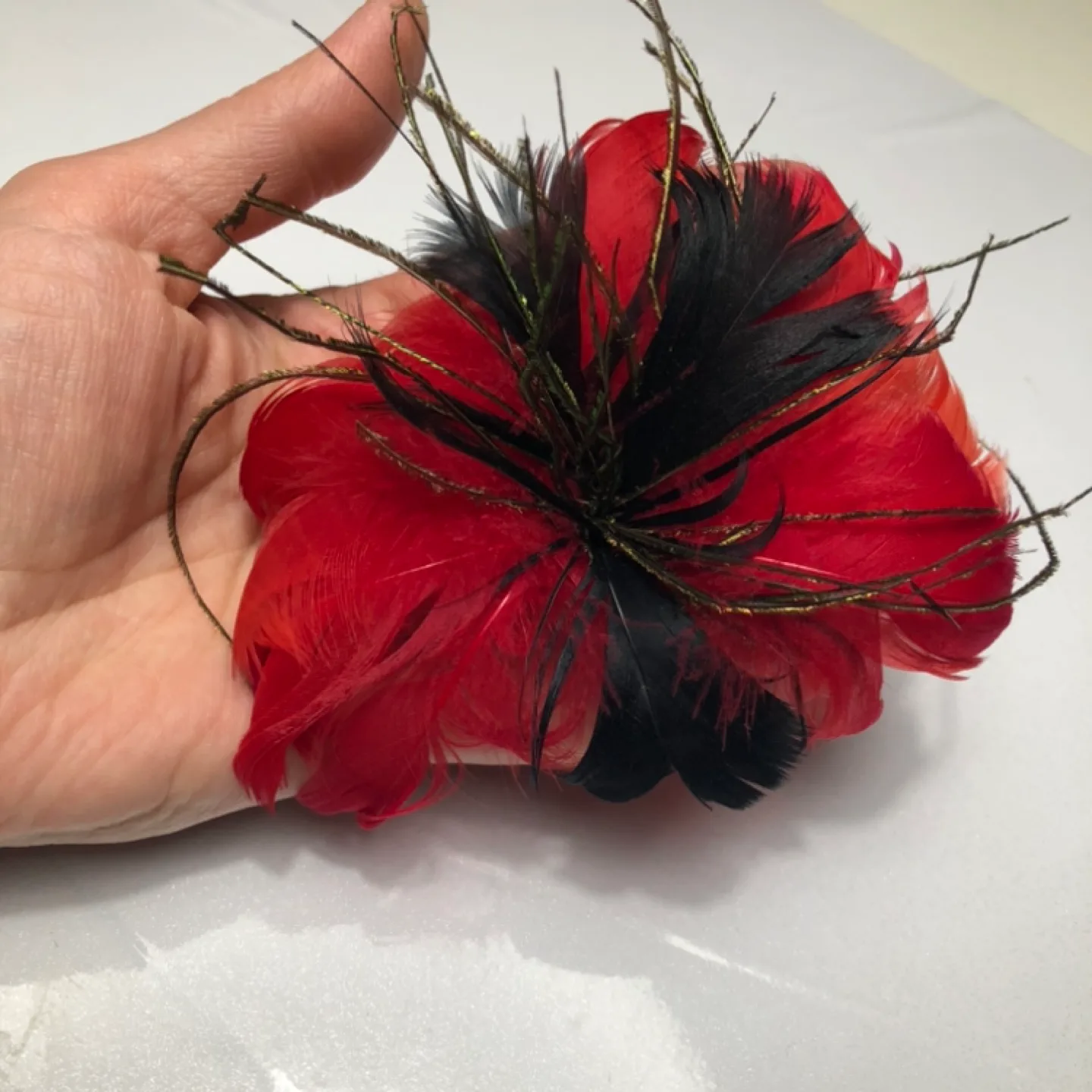 Red and Black Feather Hair Clip image indicator(3)