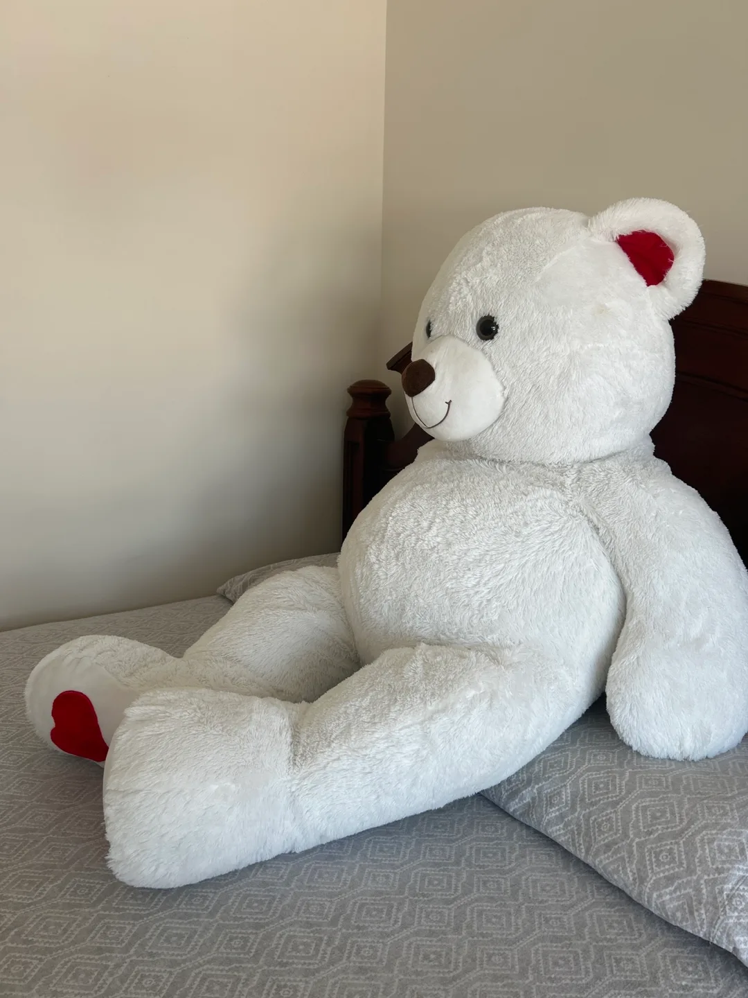 Giant White Plush Teddy Bear with Red Heart Accents image indicator(2)