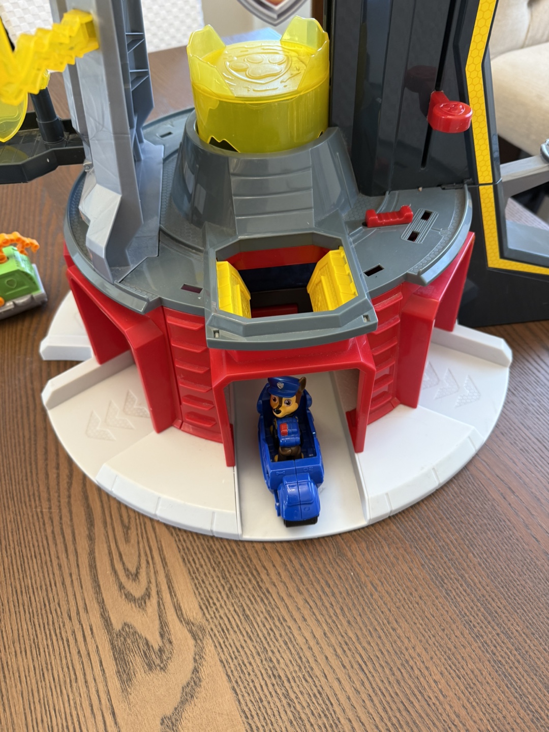 Paw Patrol Mighty Pups Super PAW Tower Playset - photo 4