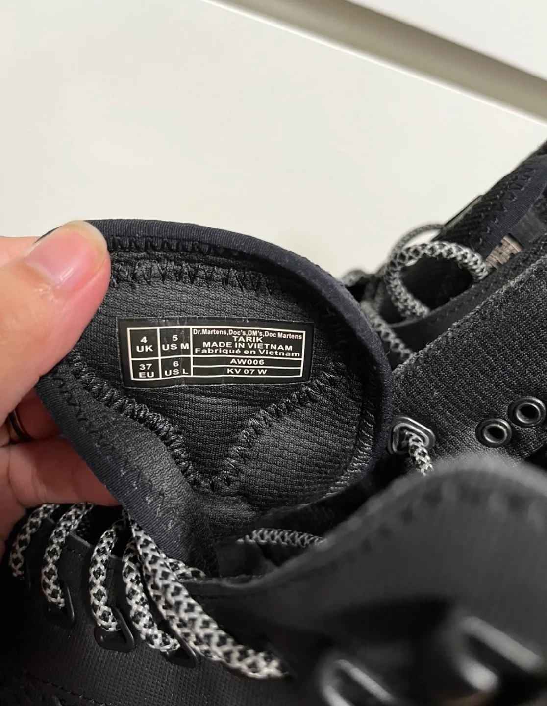 Dr. Martens Tariq Black Boots - Size US 6 image indicator(7)