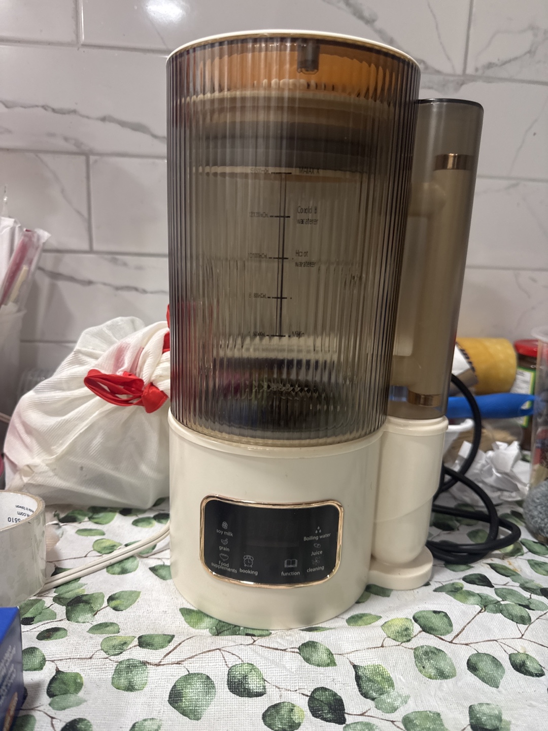 Multi-function Blender. Soya milk maker, juice