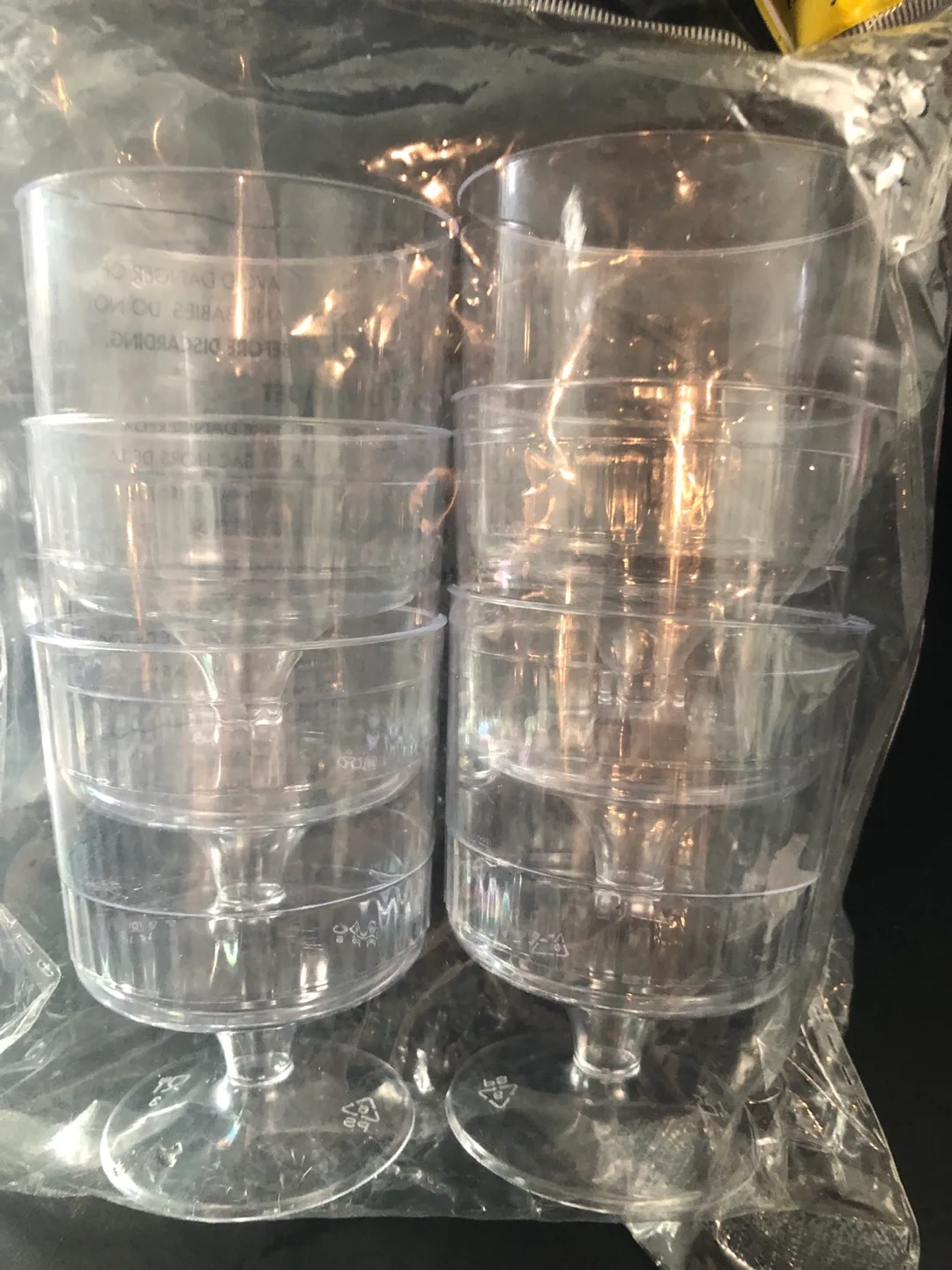 12 Pack of Disposable Plastic Wine Glasses image indicator(2)