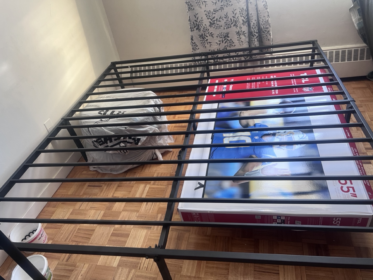 King Size Metal Bed Frame - photo 2