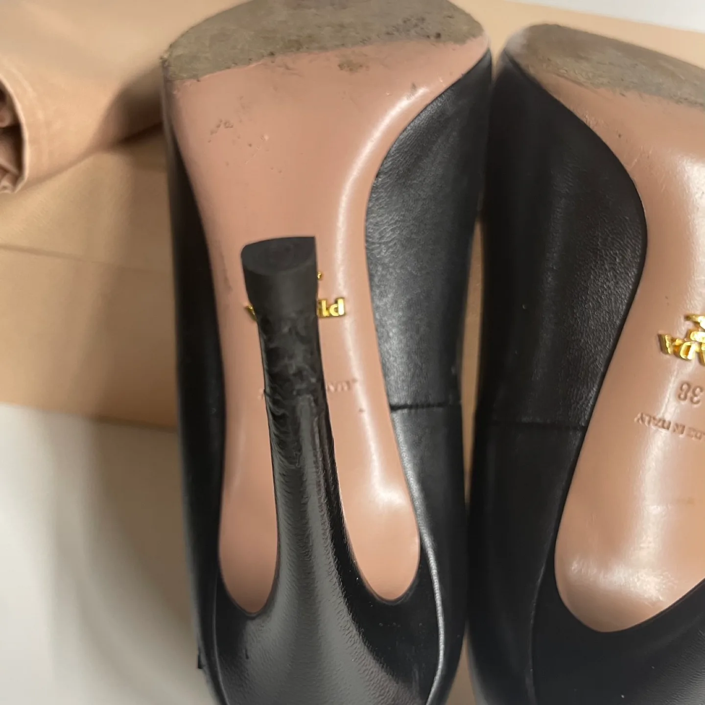 Prada black pumps size 38 image indicator(7)